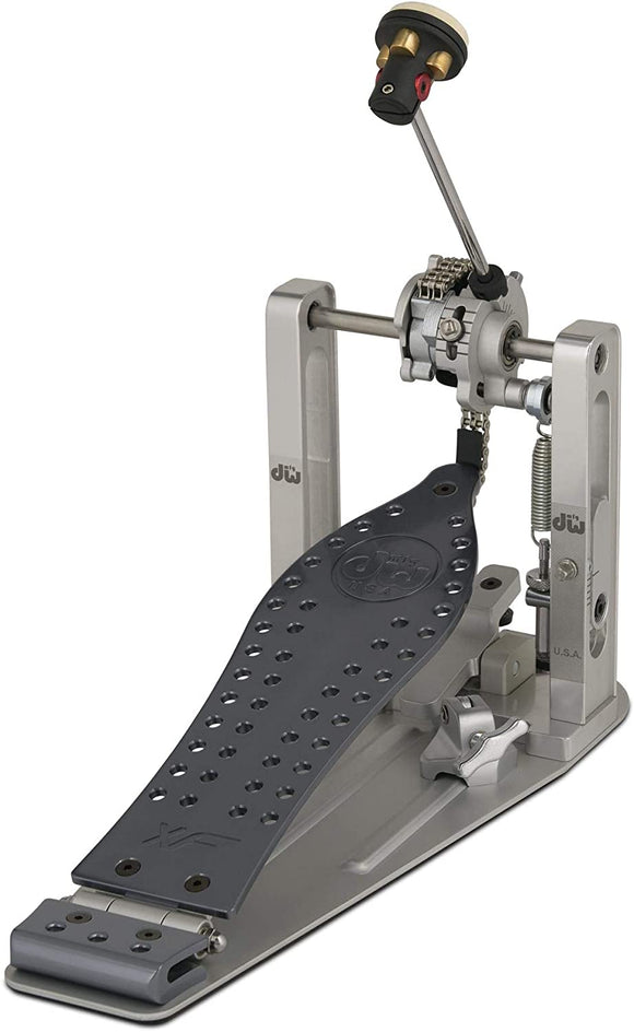 DW DWCPMCDXF MCD Machined Chain Drive Single Bass Drum Pedal with Extended Footboard - Polished