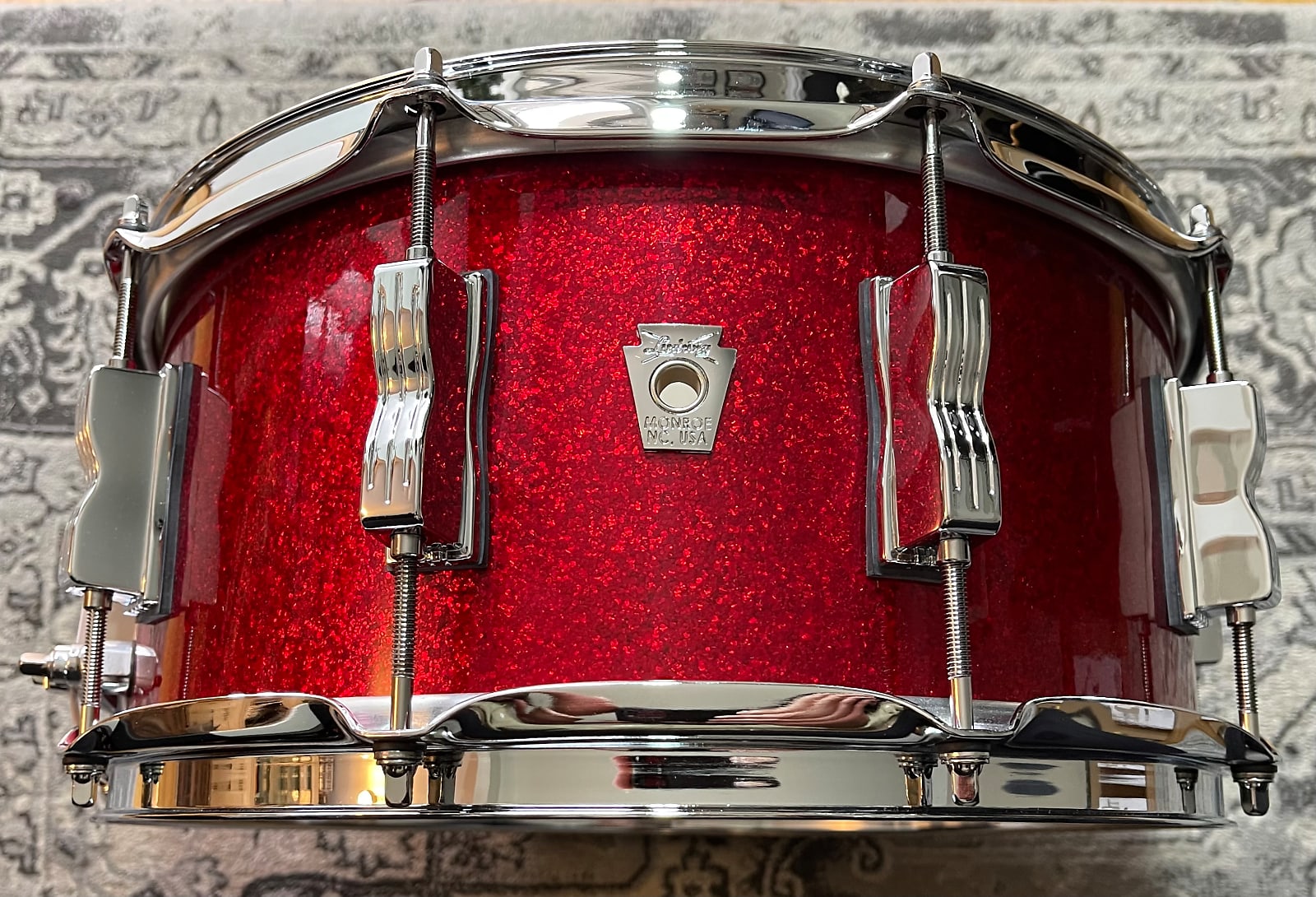 Ludwig LS764XX27 Classic Oak 6.5x14 Snare Drum - Red Sparkle